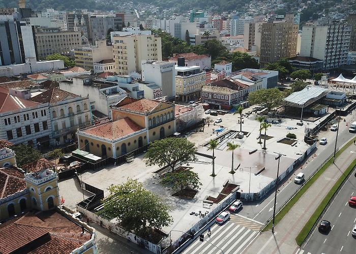 Largo da Alfândega Memória é resgatada com a obra de requalificação do Largo da ... photo