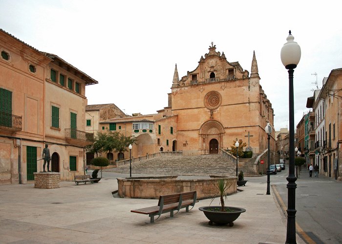 Parroquia de San Miguel La ciudad de Felanitx en Mallorca photo