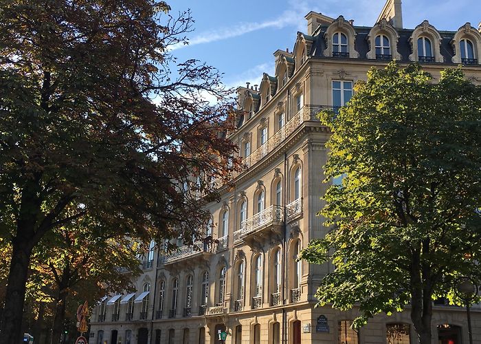 Estancia Los Recovecos Visita Avenue Montaigne en VIII Distrito - Tours & Actividades ... photo