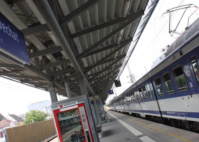 Bahnhof Kledering S7 häufig überfüllt - Schwechat pocht auf Railjet-Halt und ... photo