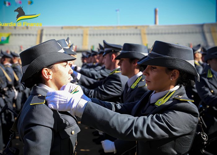 Scuola Allievi Finanzieri Bari A Bari la cerimonia di giuramento di 972 nuovi Finanzieri ... photo