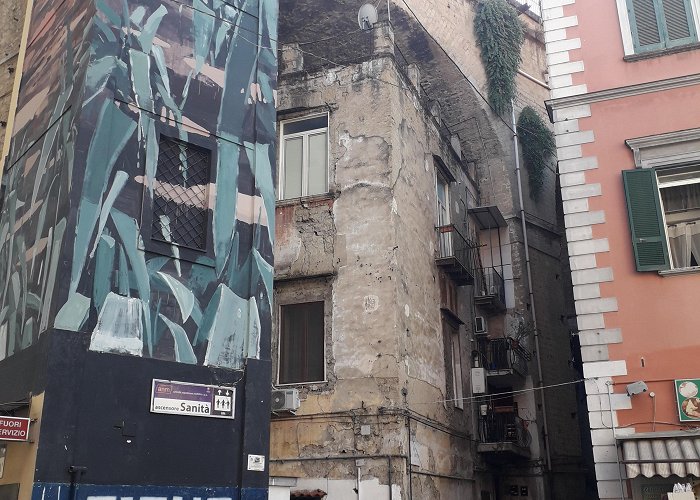 Sanita House underneath a bridge in Rione Sanità, Naples, Italy : r/UrbanHell photo