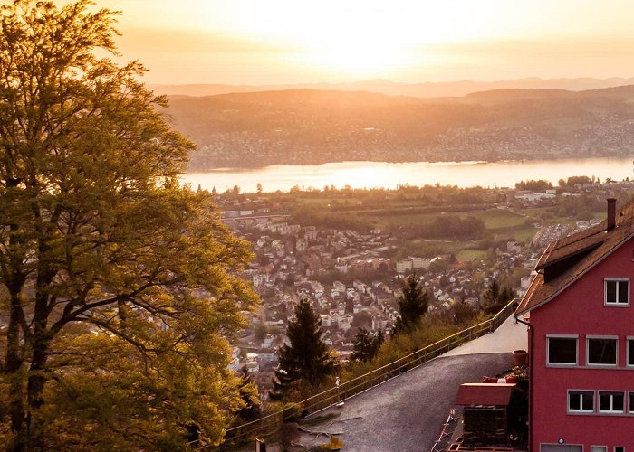 Luftseilbahn Adliswil Felsenegg Felsenegg – Time Out at 2,624-feet Altitude | zuerich.com photo