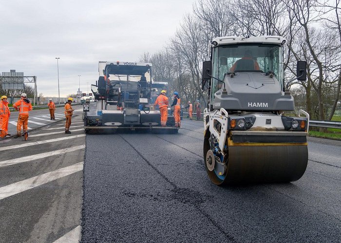 Capelse Veer Capelse veer vaart langer door tijdens afsluiting van A27 in ... photo