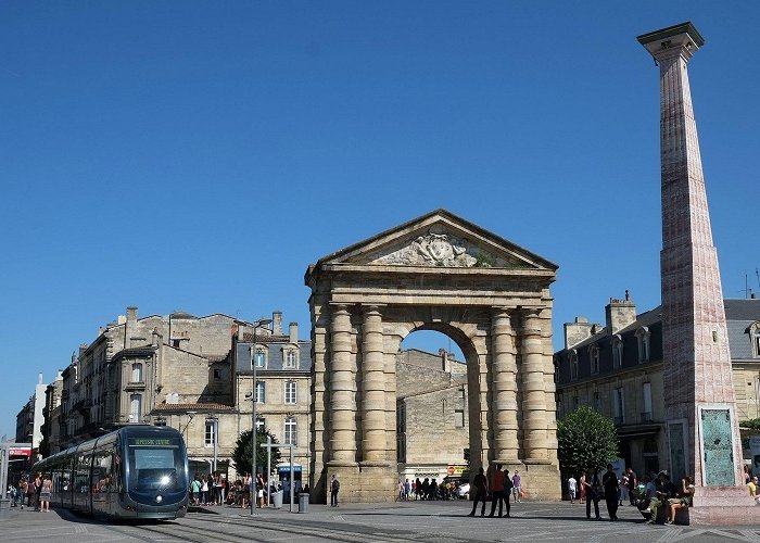 La Victoire Square Place de la Victoire - Le Map Bordeaux - Local City Guide English photo