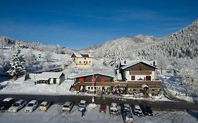 Hotel Valle Verde - Rent Ski & Bike Tarvisio Exterior photo