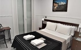 Hostal Dulcinea Hotel Madrid Exterior photo