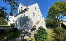 Akureyri Central House Villa Exterior photo