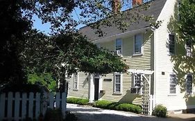 Admiral Farragut Inn Newport Exterior photo