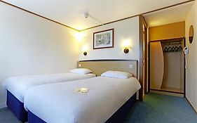 Premiere Classe Coventry Hotel Room photo