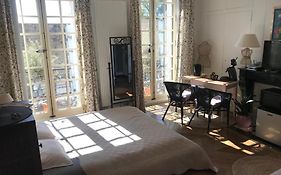 Chambre D'Hote Du Chateau Bed & Breakfast Dourdan Exterior photo