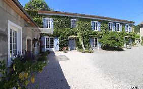 Centre De Bien-Etre Et Ses Chambres D'Hote Villeneuve-de-Riviere Exterior photo