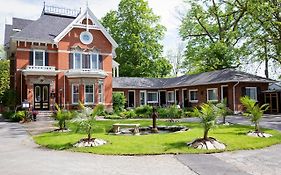 The Woodview Inn Gananoque Exterior photo