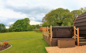 Cairnfold Cabins Kilsyth Exterior photo