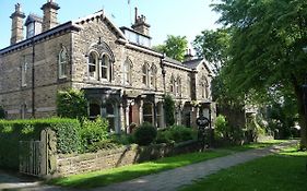 Alexandra Court Bed & Breakfast Harrogate Exterior photo