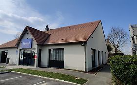 Kyriad Fontenay - Tresigny Hotel Exterior photo