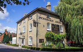 The Pembroke Arms Hotel Salisbury Exterior photo