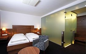 Pension Am Kurpark Hotel Vienna Room photo