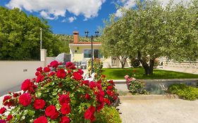 Holiday Home Maslina Tugare Exterior photo