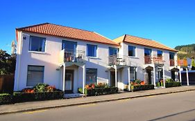 Les Troupes Apartments Akaroa Exterior photo