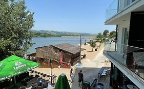 Lake View Tasic Apartment Veliko Gradiste Exterior photo