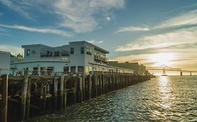 Bowline Hotel Astoria Exterior photo