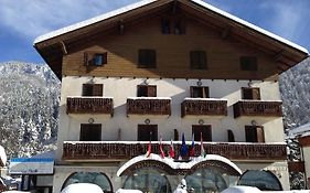 Hotel International Tarvisio Exterior photo