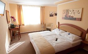 Aristo Hotel Filderstadt Room photo