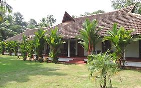 Kovilakam Lakeside Villa Alappuzha Exterior photo