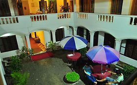 Toms Old Mansion Bed & Breakfast Kochi Exterior photo