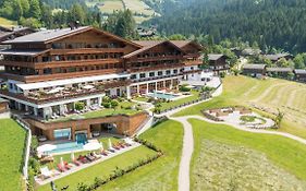 Alpbacherhof Mountain & Spa Resort Exterior photo