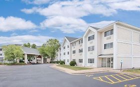 Cobblestone Suites - Oshkosh Exterior photo