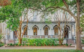 Bellwether House Bed & Breakfast Savannah Exterior photo