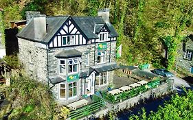 The Vagabond Bunkhouse Hostel Betws-y-Coed Exterior photo