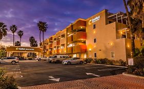 Comfort Inn & Suites Huntington Beach Exterior photo