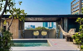 Blu Cabin Ari Stylish Gay Poshtel Hostel Bangkok Exterior photo