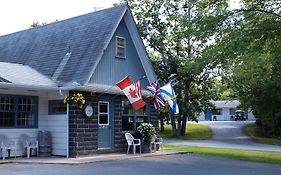 Wildwood Motel Shelburne Exterior photo