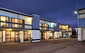 Waikanae Beach Motel Gisborne Exterior photo