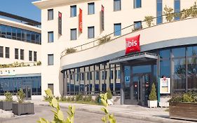 Ibis Valladolid Hotel Exterior photo