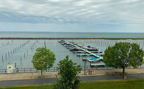 Clarion Hotel Conference Center On Lake Erie Dunkirk Exterior photo