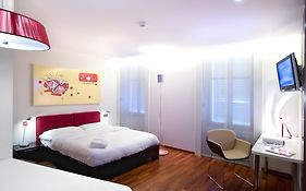 La Cour Des Augustins Boutique Gallery Design Hotel Geneva Room photo