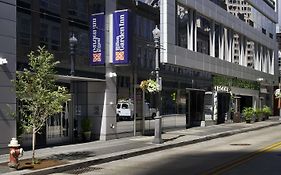 Hilton Garden Inn Pittsburgh Downtown Exterior photo