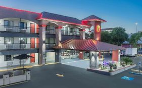 Super 8 By Wyndham Austin University/Downtown Area Motel Exterior photo