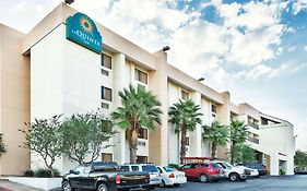 La Quinta Inn By Wyndham Austin North Exterior photo