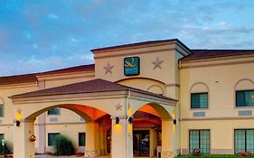 Quality Inn & Suites - Glen Rose Exterior photo