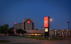 Ramada By Wyndham Cedar Rapids Hotel Exterior photo