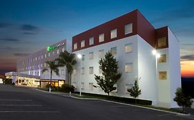 Holiday Inn Express & Suites Irapuato Exterior photo