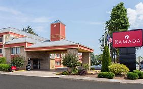 Ramada By Wyndham Portland Hotel Exterior photo