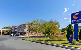 Comfort Inn & Suites Cambridge Exterior photo