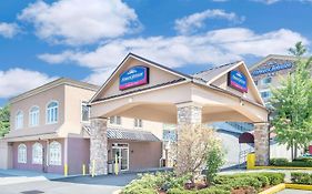 Howard Johnson By Wyndham North Bergen Exterior photo